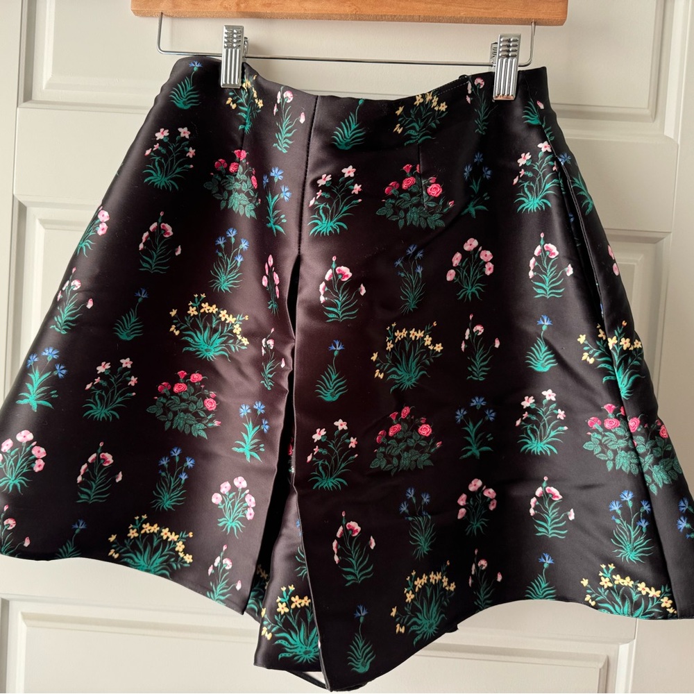 Valentino Black floral skort. never been worn in perfect condition.